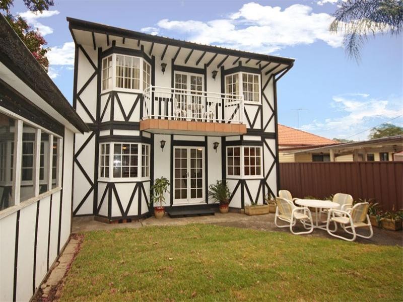 4 Margaret Street, Minto NSW 2566