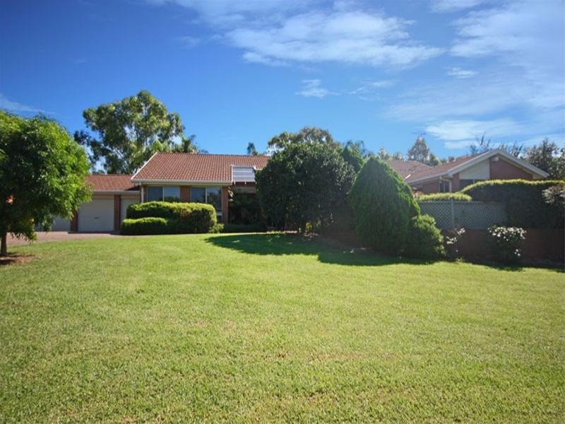 9 Caernarvon Close, Kirkham NSW 2570