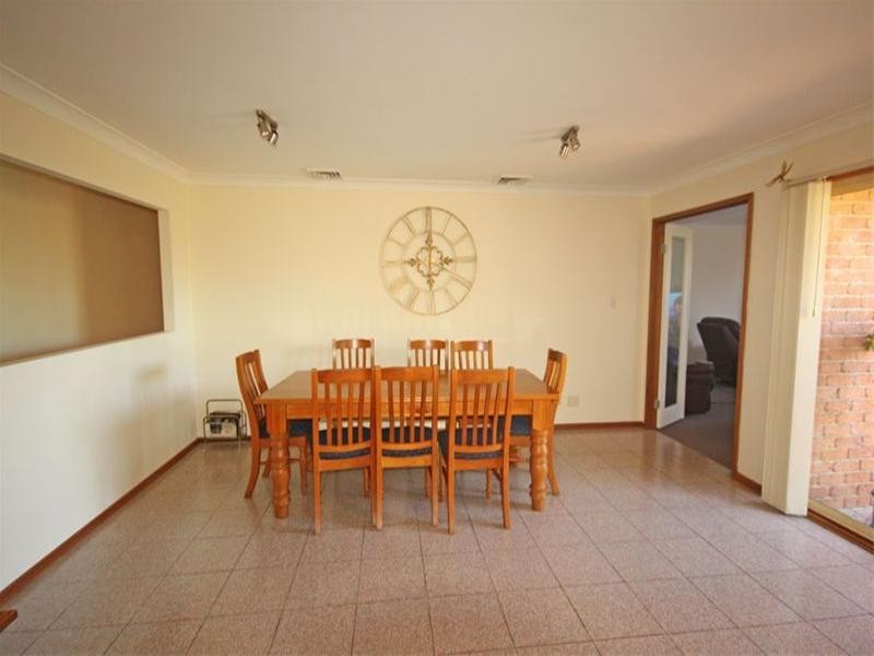 9 Caernarvon Close, Kirkham NSW 2570