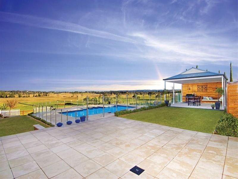 36 The Outlook, Kirkham NSW 2570