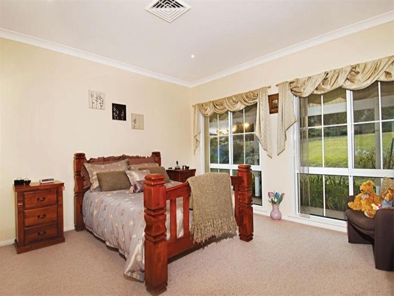 36 The Outlook, Kirkham NSW 2570