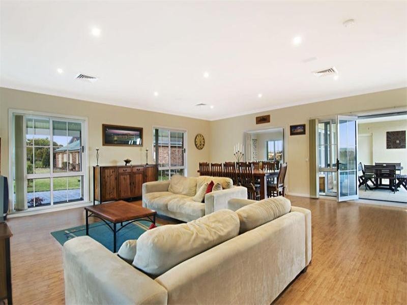 36 The Outlook, Kirkham NSW 2570