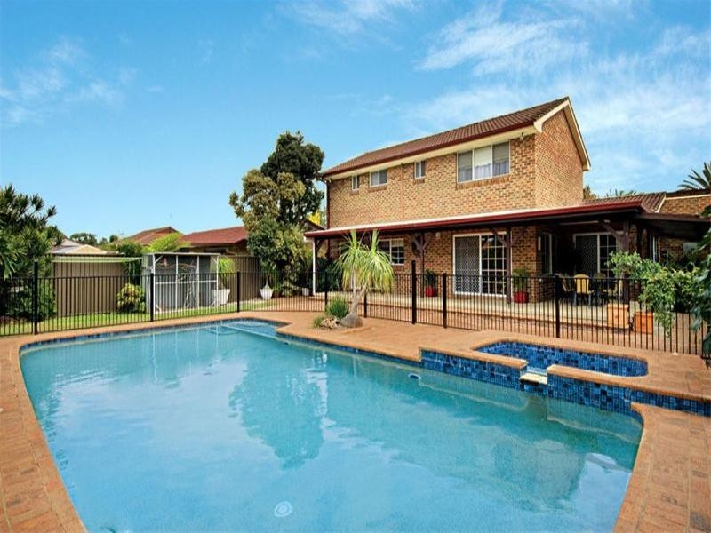 19 Buckingham Crescent, Chipping Norton NSW 2170