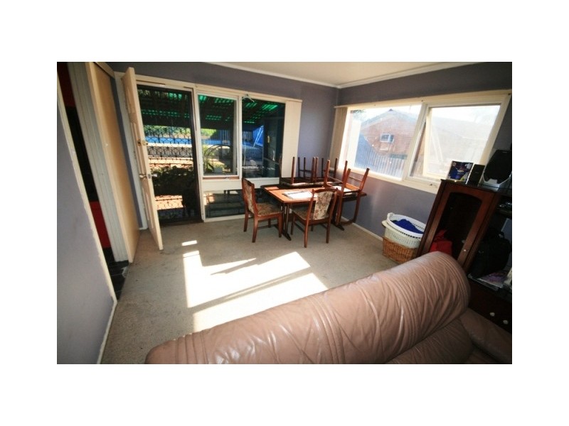 12 Lawn Avenue, Bradbury NSW 2560