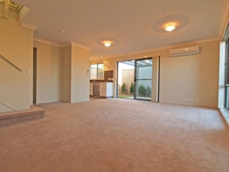 118 Minorca Circuit, Spring Farm NSW 2570
