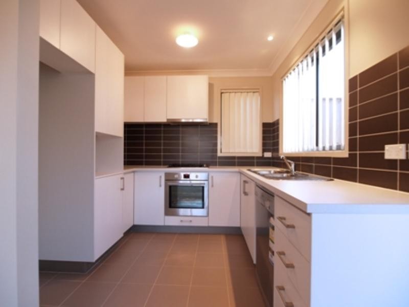 118 Minorca Circuit, Spring Farm NSW 2570