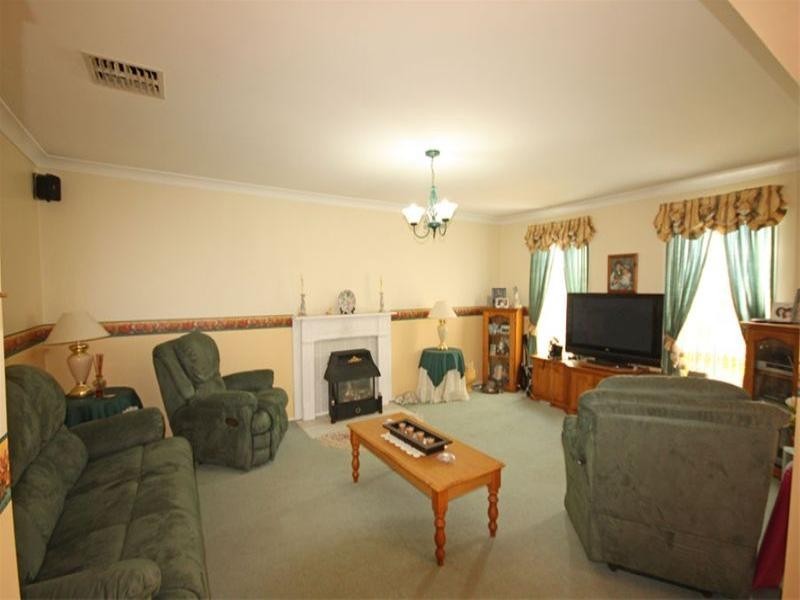 96 Englorie Park Drive, Glen Alpine NSW 2560