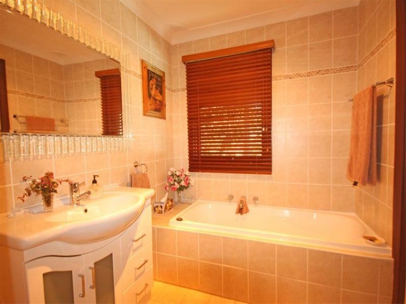 71 Bowman Avenue, Camden South NSW 2570