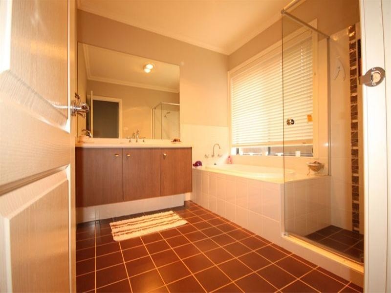 114 Macarthur Circuit, Camden Park NSW 2570