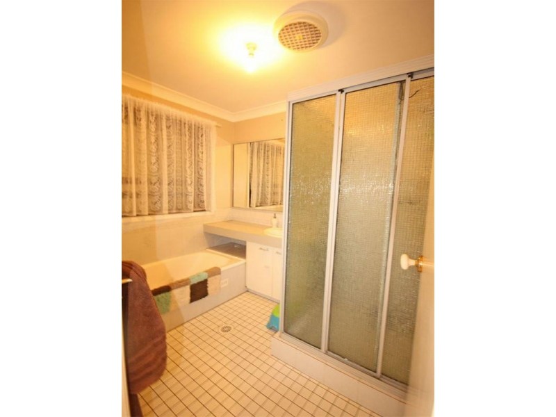 23 Glendower Street, Rosemeadow NSW 2560