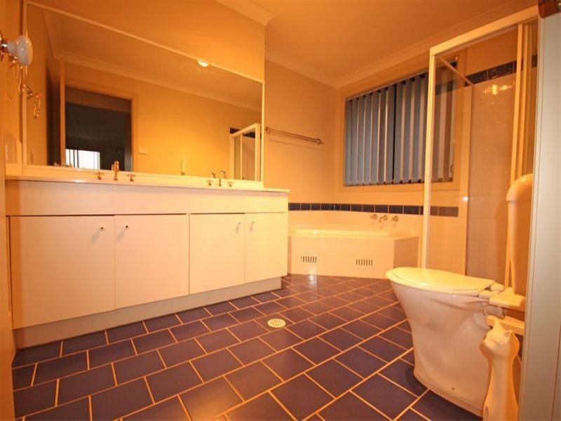 21 Zambezi Place, Kearns NSW 2558