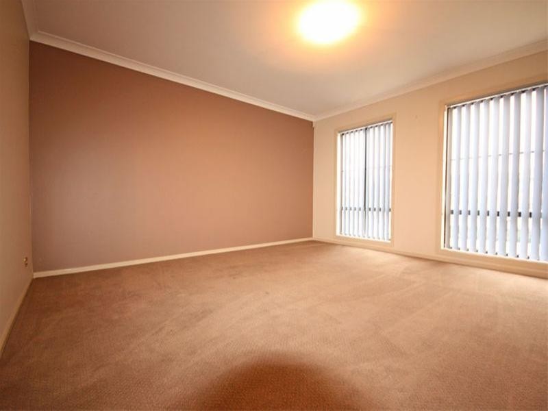 21 Zambezi Place, Kearns NSW 2558