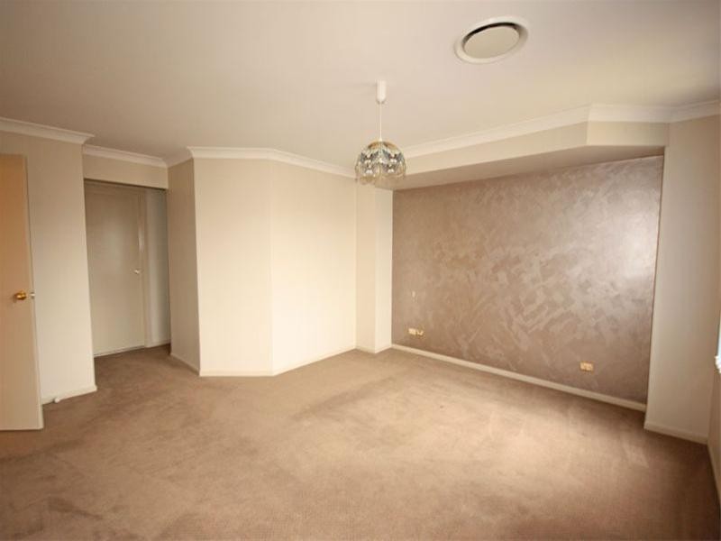 21 Zambezi Place, Kearns NSW 2558
