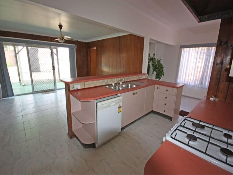 33 Hurlstone Avenue, Glenfield NSW 2167