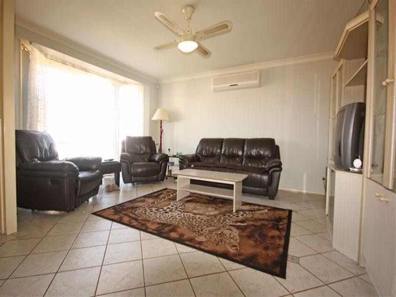 24 Pyramus Circuit, Rosemeadow NSW 2560