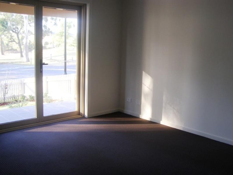 8 Park Way, Camden Park NSW 2570