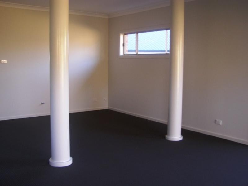 8 Park Way, Camden Park NSW 2570