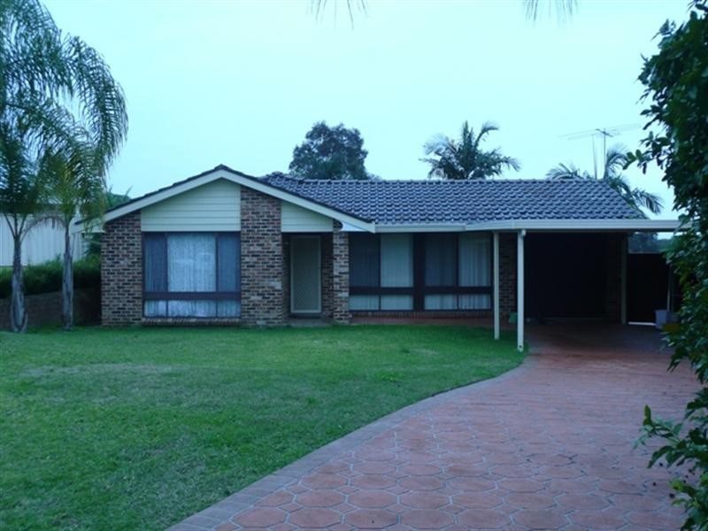 4 Ohio Place, Kearns NSW 2558