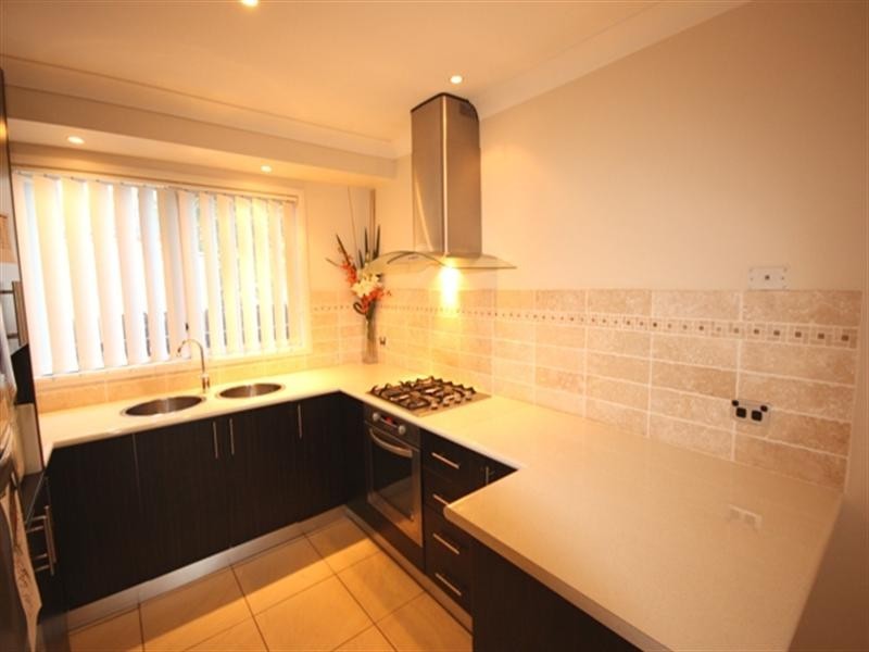 9 Stephano Place, Rosemeadow NSW 2560