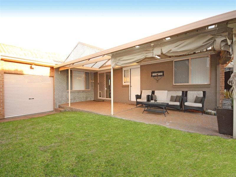 9 Stephano Place, Rosemeadow NSW 2560