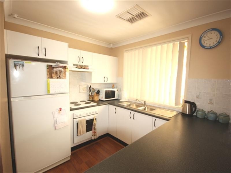 9 Harriet Place, Currans Hill NSW 2567