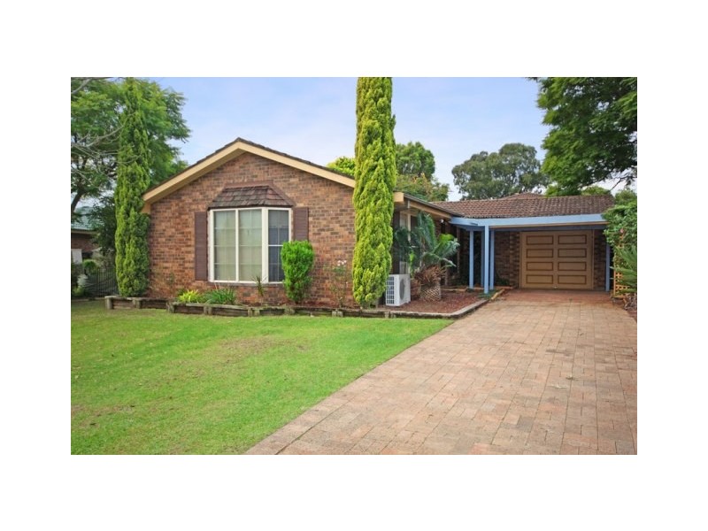 4 Hall Place, Minto NSW 2566