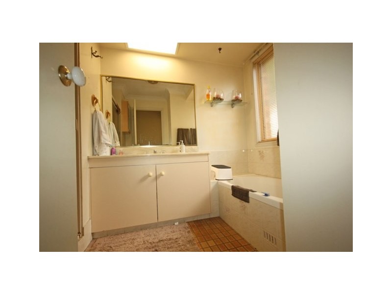 4 Hall Place, Minto NSW 2566