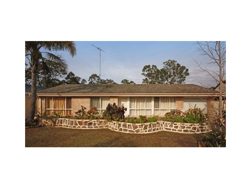 15 Merrin Place, St Helens Park NSW 2560