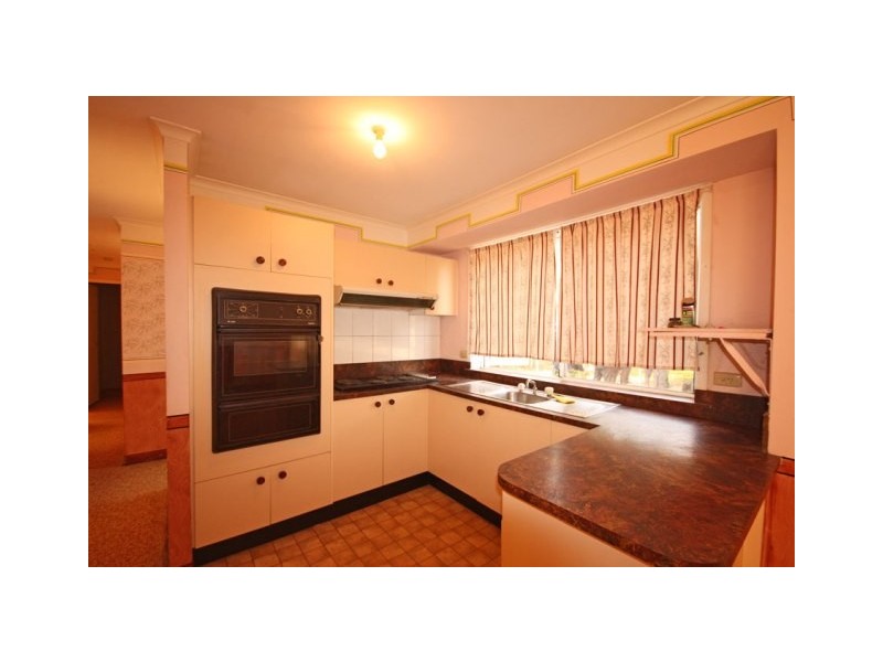 15 Merrin Place, St Helens Park NSW 2560