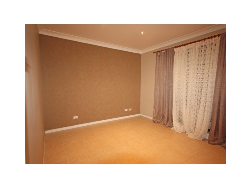 23 Glendower Street, Rosemeadow NSW 2560