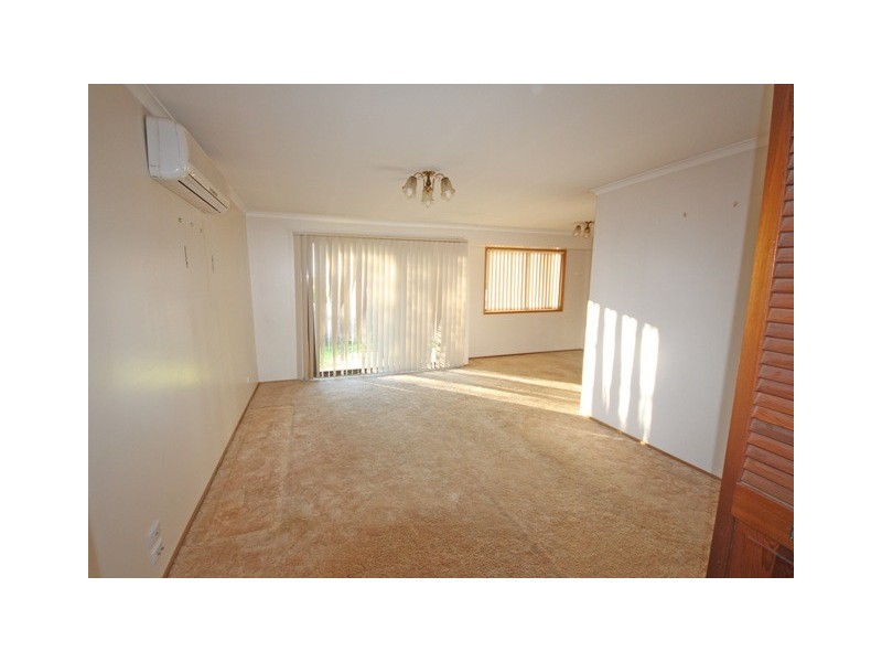 11 Salter Avenue, Minto NSW 2566