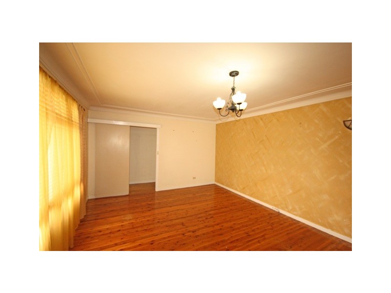 15 Ronald Street, Campbelltown NSW 2560