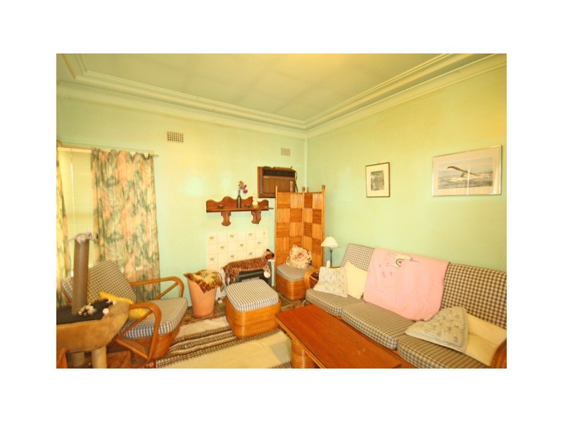 6 Lawson Street, Campbelltown NSW 2560