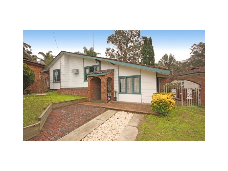 8 Faraday Road, Leumeah NSW 2560