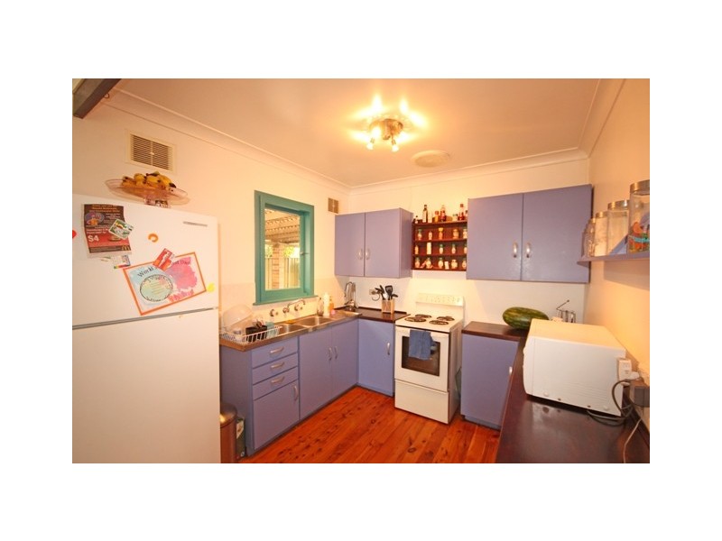 8 Faraday Road, Leumeah NSW 2560