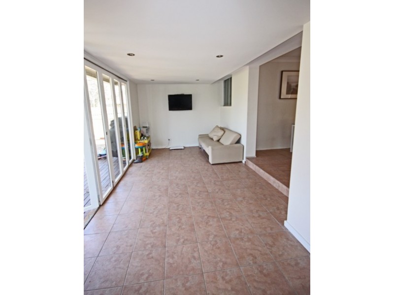 43 Woodlands Road, St Helens Park NSW 2560