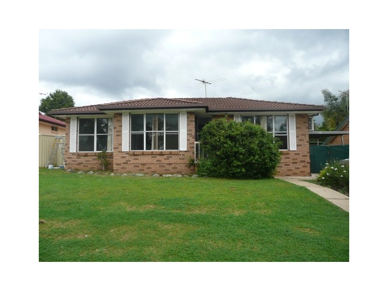 29 Fitzgibbon Lane, Rosemeadow NSW 2560