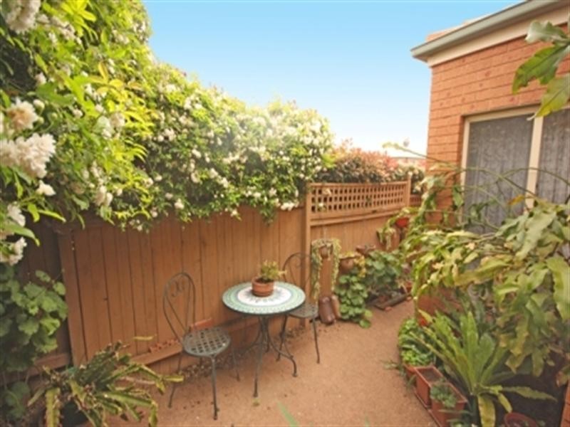 Glen Alpine NSW 2560