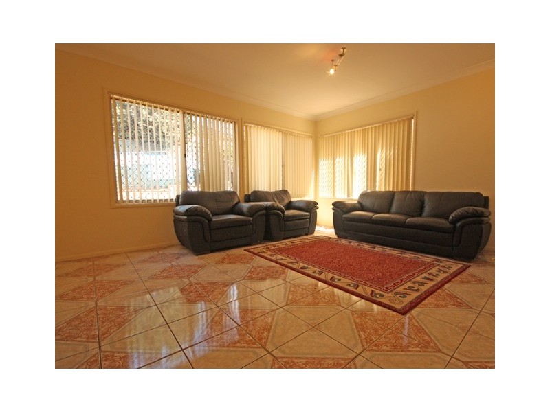 13 Minnamurra Circuit, Prestons NSW 2170