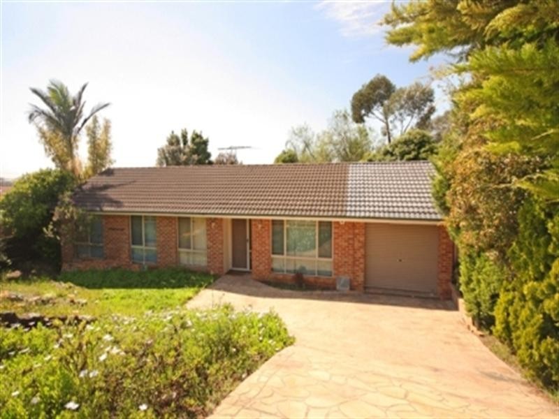 15 Archibald Crescent, Rosemeadow NSW 2560