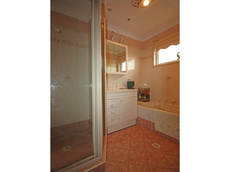 6 Pinot Street, Eschol Park NSW 2558