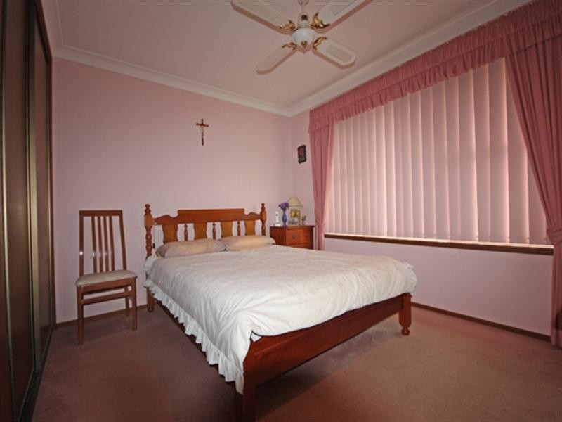 6 Pinot Street, Eschol Park NSW 2558