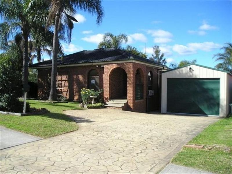 39 Othello Avenue, Rosemeadow NSW 2560