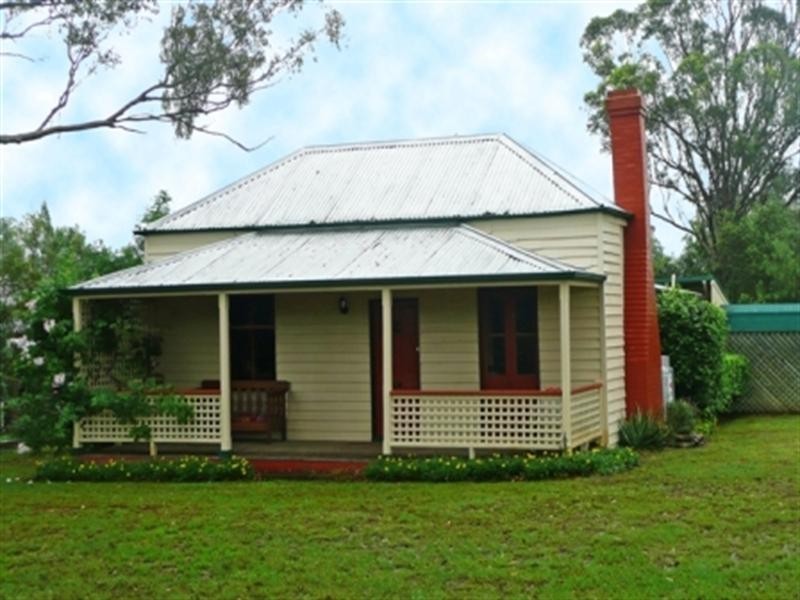 122 The Old Oaks Road, Grasmere NSW 2570