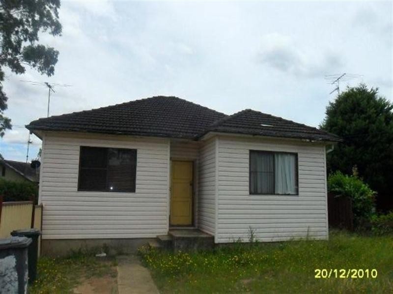 22 Angle Road, Leumeah NSW 2560