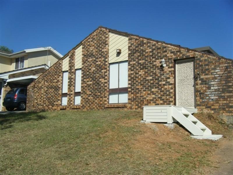 6 Octavia Avenue, Rosemeadow NSW 2560