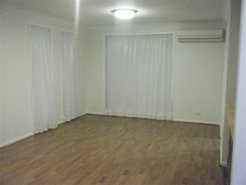 6 Octavia Avenue, Rosemeadow NSW 2560