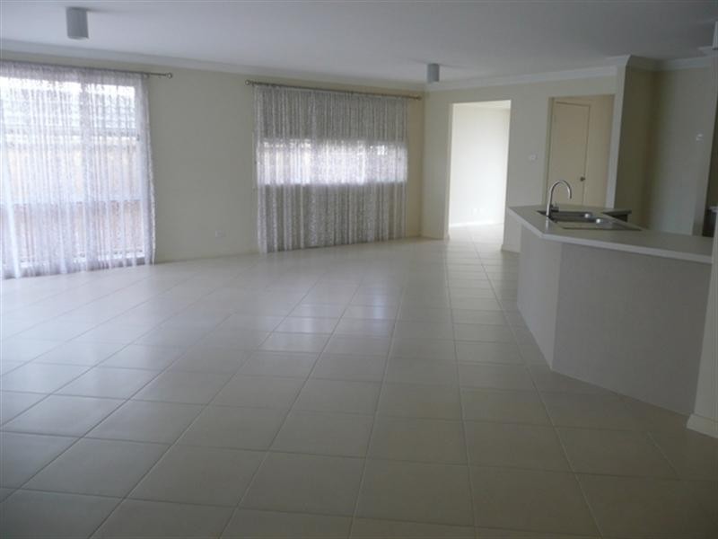 26 Snowy Avenue, Minto NSW 2566