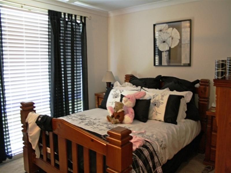 27 Lochalsh Street, St Andrews NSW 2566