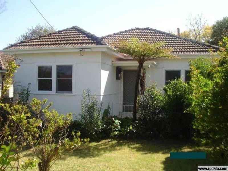 1 Bunbury Road, Macquarie Fields NSW 2564